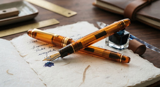 Pilot Custom 823 Amber Fountain Pen (14K Gold)